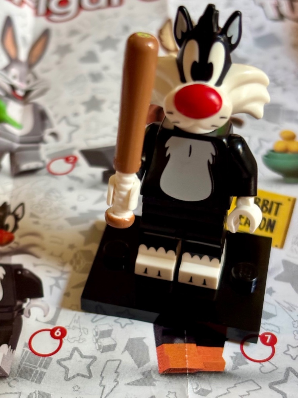 LEGO Looney Toons "Sylvester" (the cat) collt-6 with stand, pamphlet & access.